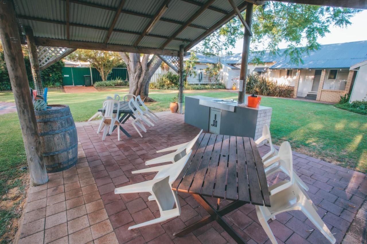 Busselton Jetty Chalets Hotel Exterior photo