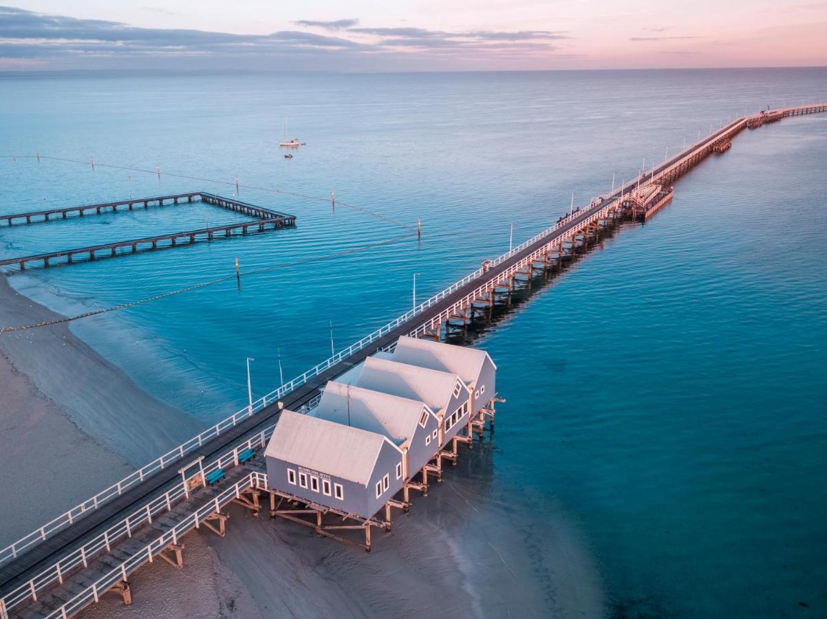 Busselton Jetty Chalets Hotel Exterior photo
